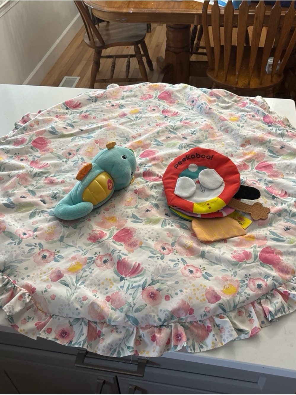 Kids’ play mats+ 2 toys